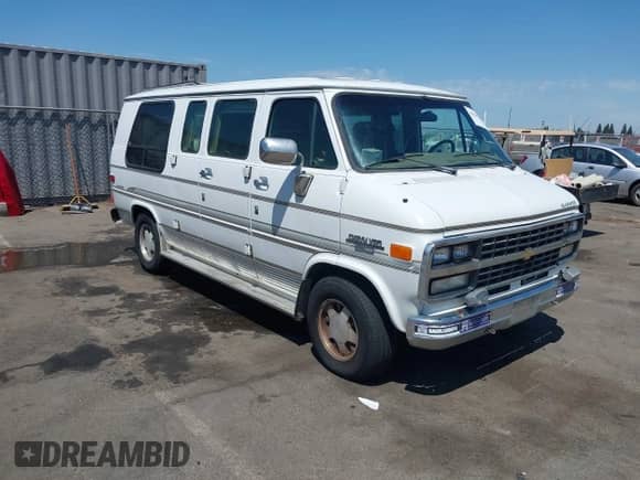 1995 Chevrolet Chevy Van with VIN 1GBEG25K6SF190785, listed as a IAAI auction lot 42862227 with 692,781 mi miles and . Bid and sale history available at DreamBid. Image 1.