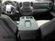 2022 Chevrolet Silverado 1500 Custom Trail Boss z VIN 1GCPYCEK1NZ232886, wystawiony jako Copart lot #67035484 z przebiegiem 37 429 mil mil oraz Szkoda całkowita • Salvage title. Historia ofert i sprzedaży dostępna na DreamBid. Obrazek 8.