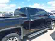 2017 GMC Sierra 1500 SLT z VIN 3GTU2NEC1HG180642, wystawiony jako IAAI lot #43290209 z przebiegiem 137 676 mil mil oraz . Historia ofert i sprzedaży dostępna na DreamBid. Obrazek 13.