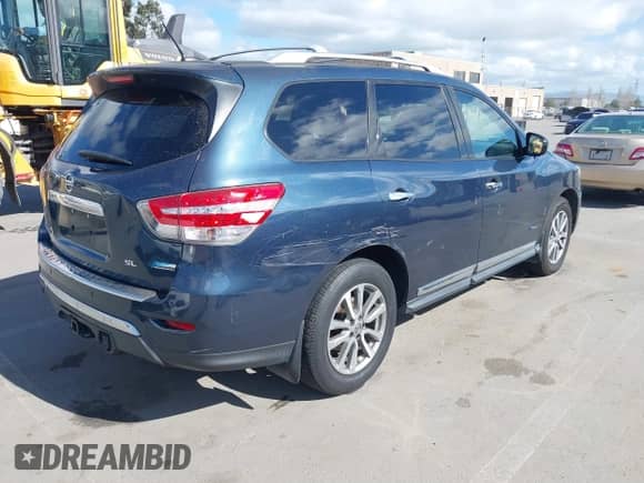 2014 Nissan Pathfinder Platinum Hybrid with VIN 5N1CR2MN1EC638750, listed as a IAAI auction lot 41719792 with 206,286 mi miles and . Bid and sale history available at DreamBid. Image 4.
