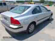 2004 Volvo S60 с VIN YV1RS61T442343704, выставлен на аукционе IAAI как лот 42318811 с пробегом 173 475 миль миль и . История ставок и продаж доступна на DreamBid. Изображение 4.