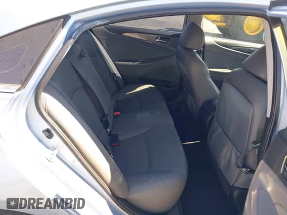 2015 Hyundai Sonata Limited с VIN KMHEC4A45FA128951, выставлен на аукционе IAAI как лот 43076375 с пробегом 104 412 миль миль и . История ставок и продаж доступна на DreamBid. Изображение 8.