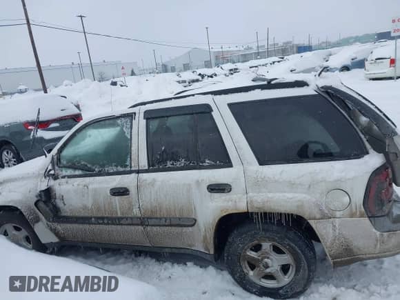 2003 Chevrolet TrailBlazer LT с VIN 1GNDT13S732396522, выставлен на аукционе IAAI как лот 41628416 с пробегом 234 872 миль миль и . История ставок и продаж доступна на DreamBid. Изображение 14.