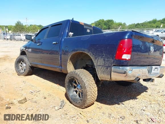 2014 Ram 1500 Big Horn z VIN 1C6RR7LT7ES361529, wystawiony jako IAAI lot #42831927 z przebiegiem 150 917 mil mil oraz . Historia ofert i sprzedaży dostępna na DreamBid. Obrazek 3.