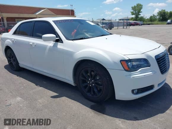 2014 Chrysler 300 S with VIN 2C3CCAGG9EH287780, listed as a IAAI auction lot 42988688 with 133,935 mi miles and . Bid and sale history available at DreamBid. Image 1.