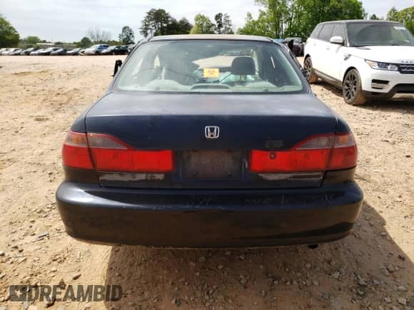 2000 Honda Accord LX с VIN 1HGCG6552YA039440, выставлен на аукционе Copart как лот 53778555 с пробегом Не указан миль и Списание • Salvage title. История ставок и продаж доступна на DreamBid. Изображение 6.