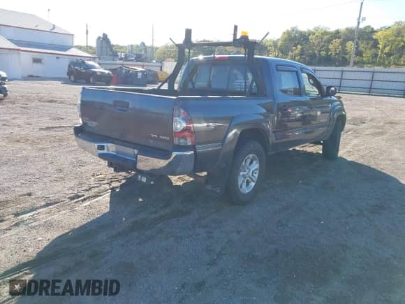 2010 Toyota Tacoma с VIN 3TMLU4EN4AM043431, выставлен на аукционе IAAI как лот 43406008 с пробегом 519 954 миль миль и . История ставок и продаж доступна на DreamBid. Изображение 4.
