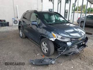 2022 Chevrolet Trax LT с VIN KL7CJPSM1NB533275, выставлен на аукционе IAAI как лот 43027749 с пробегом 95 665 миль миль и . История ставок и продаж доступна на DreamBid. Изображение 1.