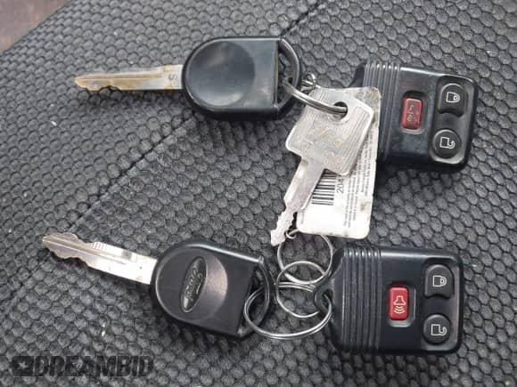 2008 Ford F-150 XLT с VIN 1FTPX14V88FB51098, выставлен на аукционе IAAI как лот 42895051 с пробегом 220 523 миль миль и . История ставок и продаж доступна на DreamBid. Изображение 11.