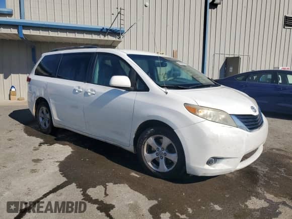 2012 Toyota Sienna LE AAS with VIN 5TDKK3DC3CS190015, listed as a Copart auction lot 81880695 with 301,799 mi miles and Clean title. Bid and sale history available at DreamBid. Image 4.