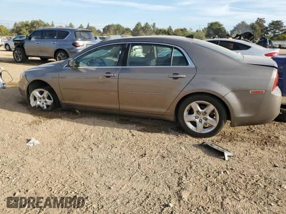 2012 Chevrolet Malibu 1LS z VIN 1G1ZB5E06CF322160, wystawiony jako Copart lot #84866225 z przebiegiem 84 438 mil mil oraz Szkoda całkowita • Salvage title. Historia ofert i sprzedaży dostępna na DreamBid. Obrazek 2.