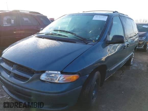 2000 Dodge Grand Caravan with VIN 2B4GP24G2YR761530, listed as a IAAI auction lot 41761127 with 200,000 mi miles and . Bid and sale history available at DreamBid. Image 2.
