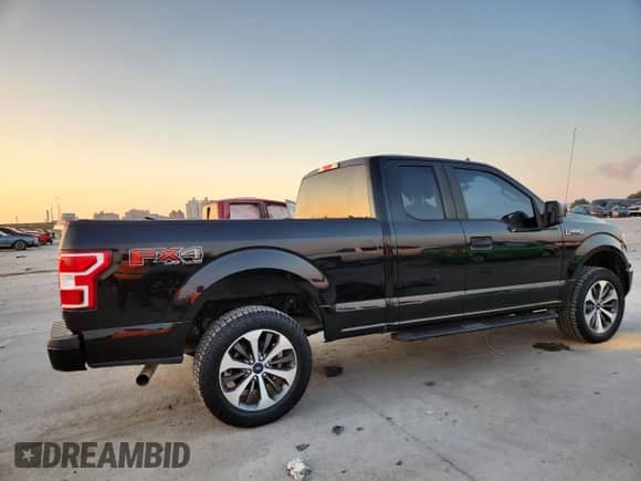 2020 Ford F-150 XL z VIN 1FTFX1E53LFA53471, wystawiony jako Copart lot #71716175 z przebiegiem 146 694 mil mil oraz Czysty tytuł • Clean title. Historia ofert i sprzedaży dostępna na DreamBid. Obrazek 3.