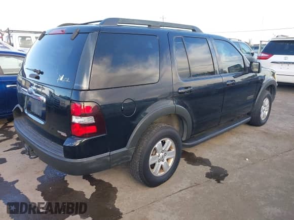 2007 Ford Explorer XLT z VIN 1FMEU73817UB67616, wystawiony jako IAAI lot #43313901 z przebiegiem 232 969 mil mil oraz . Historia ofert i sprzedaży dostępna na DreamBid. Obrazek 4.