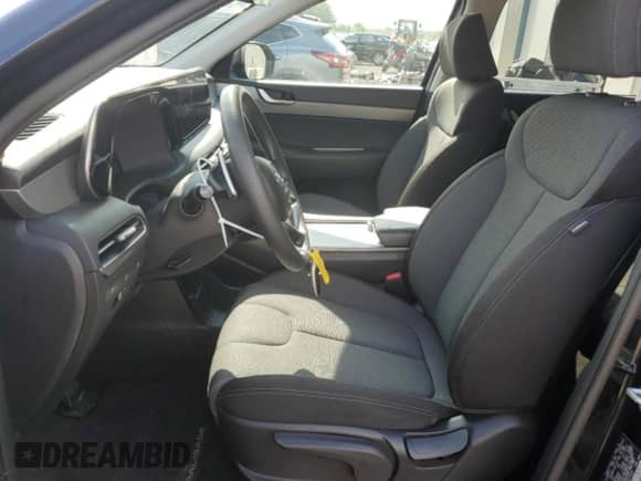 2023 Hyundai Palisade SE с VIN KM8R1DGE4PU577125, выставлен на аукционе Copart как лот 62776955 с пробегом 22 053 миль миль и Списание • Salvage title. История ставок и продаж доступна на DreamBid. Изображение 7.