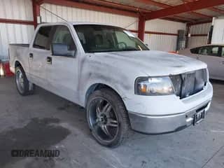 2006 Ford F-150 XLT z VIN 1FTRW12W66FA86417, wystawiony jako IAAI lot #43230624 z przebiegiem 199 684 mil mil oraz . Historia ofert i sprzedaży dostępna na DreamBid. Obrazek 1.