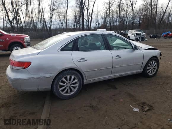 2008 Hyundai Azera Limited с VIN KMHFC46F58A318363, выставлен на аукционе Copart как лот 88803485 с пробегом 109 099 миль миль и Списание • Salvage title. История ставок и продаж доступна на DreamBid. Изображение 3.