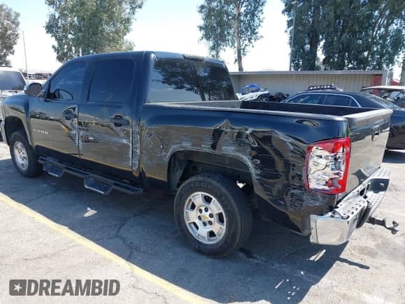 2011 Chevrolet Silverado 1500 LT z VIN 3GCPCSE0XBG111356, wystawiony jako IAAI lot #43079067 z przebiegiem 179 497 mil mil oraz . Historia ofert i sprzedaży dostępna na DreamBid. Obrazek 3.