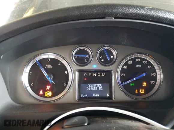 2013 Cadillac Escalade ESV z VIN 1GYS3GEF1DR288015, wystawiony jako Copart lot #63681895 z przebiegiem 219 653 mil mil oraz Czysty tytuł • Clean title. Historia ofert i sprzedaży dostępna na DreamBid. Obrazek 9.