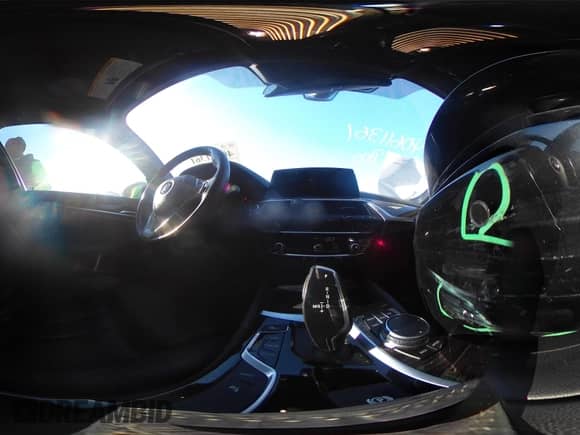 2019 BMW 5 Series 530e xDrive z VIN WBAJB1C58KB375764, wystawiony jako IAAI lot #40611361 z przebiegiem 45 895 mil mil oraz . Historia ofert i sprzedaży dostępna na DreamBid. Obrazek 19.