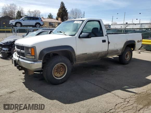1996 Chevrolet Silverado 2500 with VIN 1GCGK24RXTZ113435, listed as a Copart auction lot 48055715 with 199,643 mi miles and Non repairable. Bid and sale history available at DreamBid. Image 1.