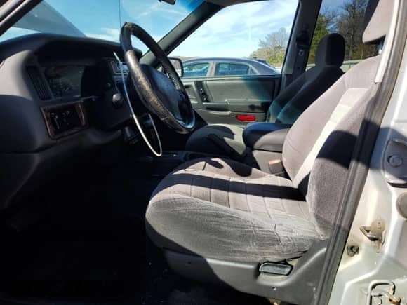 1998 Jeep Grand Cherokee Laredo с VIN 1J4GZ58S1WC195986, выставлен на аукционе Copart как лот 87188215 с пробегом 151 052 миль миль и Чистый • Clean title. История ставок и продаж доступна на DreamBid. Изображение 7.