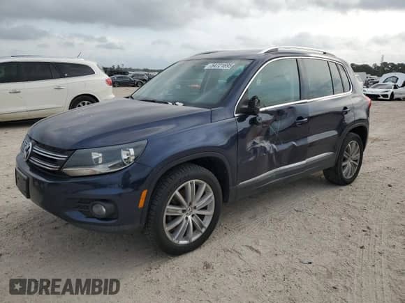 2013 Volkswagen Tiguan SE z VIN WVGAV3AX9DW056696, wystawiony jako Copart lot #54721695 z przebiegiem 108 656 mil mil oraz Szkoda całkowita • Salvage title. Historia ofert i sprzedaży dostępna na DreamBid. Obrazek 1.