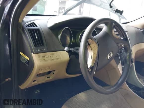 2013 Hyundai Sonata GLS z VIN 5NPEB4AC8DH602556, wystawiony jako IAAI lot #43334652 z przebiegiem Nie podano mil oraz . Historia ofert i sprzedaży dostępna na DreamBid. Obrazek 7.