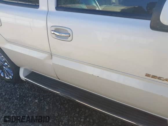 2004 Cadillac Escalade z VIN 1GYEK63N14R116135, wystawiony jako IAAI lot #43373902 z przebiegiem 222 682 mil mil oraz . Historia ofert i sprzedaży dostępna na DreamBid. Obrazek 12.