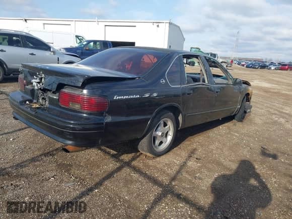 1995 Chevrolet Caprice с VIN 1G1BL52P3SR145712, выставлен на аукционе IAAI как лот 41954561 с пробегом Не указан миль и . История ставок и продаж доступна на DreamBid. Изображение 4.