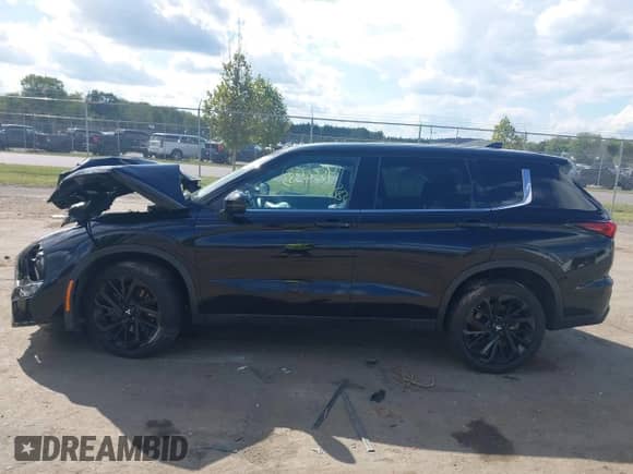 2023 Mitsubishi Outlander SEL z VIN JA4J4VA86PZ017931, wystawiony jako IAAI lot #43321383 z przebiegiem 58 394 mil mil oraz . Historia ofert i sprzedaży dostępna na DreamBid. Obrazek 14.