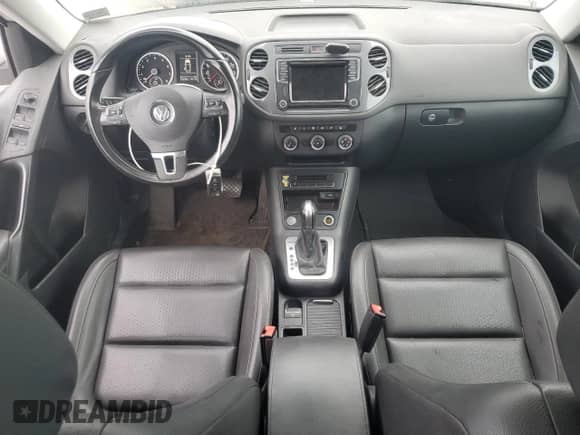 2017 Volkswagen Tiguan S с VIN WVGBV7AX2HK001676, выставлен на аукционе Copart как лот 83868875 с пробегом 113 101 миль миль и Списание • Salvage title. История ставок и продаж доступна на DreamBid. Изображение 8.