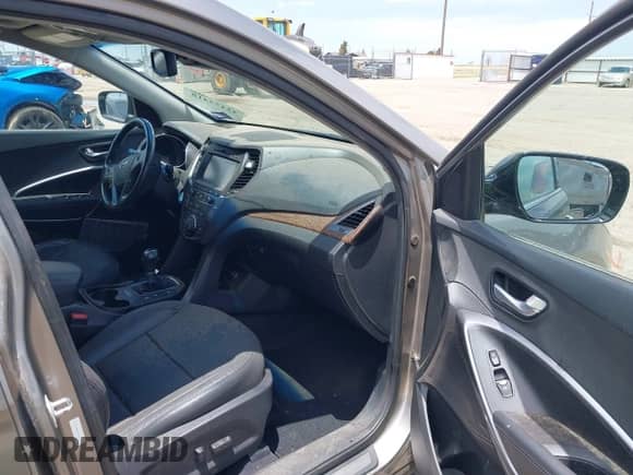 2018 Hyundai Santa Fe Ultimate with VIN 5XYZWDLAXJG531204, listed as a IAAI auction lot 42473418 with 90,726 mi miles and . Bid and sale history available at DreamBid. Image 5.