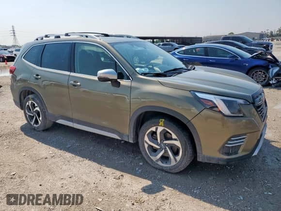 2023 Subaru Forester Touring z VIN JF2SKARCXPH488182, wystawiony jako Copart lot #69522535 z przebiegiem 50 224 mil mil oraz Szkoda całkowita • Salvage title. Historia ofert i sprzedaży dostępna na DreamBid. Obrazek 4.