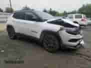 2022 Jeep Compass Altitude с VIN 3C4NJDBB8NT222594, выставлен на аукционе Copart как лот 69651555 с пробегом 30 794 миль миль и Списание • Salvage title. История ставок и продаж доступна на DreamBid. Изображение 4.