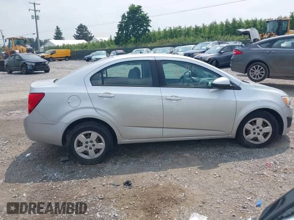 2016 Chevrolet Sonic LS с VIN 1G1JA5SG2G4175032, выставлен на аукционе IAAI как лот 42932591 с пробегом 153 869 миль миль и . История ставок и продаж доступна на DreamBid. Изображение 13.