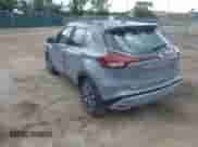 2021 Nissan Kicks SR z VIN 3N1CP5DV6ML474963, wystawiony jako IAAI lot #43302924 z przebiegiem 14 218 mil mil oraz . Historia ofert i sprzedaży dostępna na DreamBid. Obrazek 3.