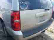 2013 Chevrolet Tahoe LS z VIN 1GNSCAE09DR184197, wystawiony jako IAAI lot #42588553 z przebiegiem 137 205 mil mil oraz . Historia ofert i sprzedaży dostępna na DreamBid. Obrazek 6.