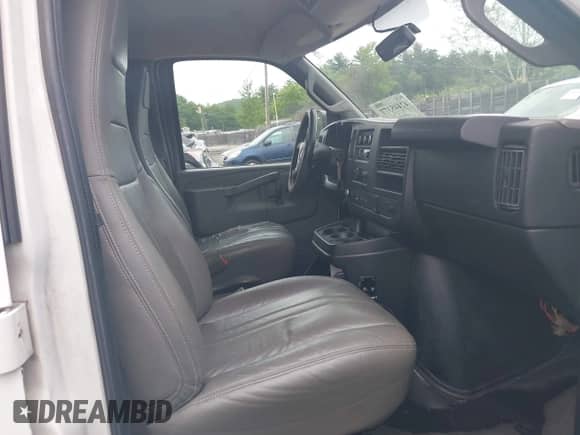 2017 Chevrolet Express Passenger LS с VIN 1GAZGNFG5H1114319, выставлен на аукционе IAAI как лот 42445377 с пробегом 202 127 миль миль и . История ставок и продаж доступна на DreamBid. Изображение 5.