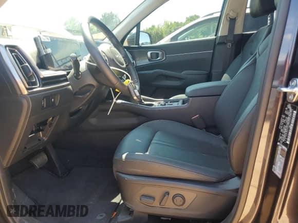 2025 Kia Sorento S с VIN 5XYRL4JC3SG354719, выставлен на аукционе Copart как лот 67708315 с пробегом 5 420 миль миль и Списание • Salvage title. История ставок и продаж доступна на DreamBid. Изображение 7.