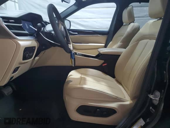 2022 Jeep Grand Cherokee с VIN 1C4RJYB62N8749508, выставлен на аукционе Copart как лот 61147065 с пробегом 12 220 миль миль и Списание • Salvage title. История ставок и продаж доступна на DreamBid. Изображение 7.