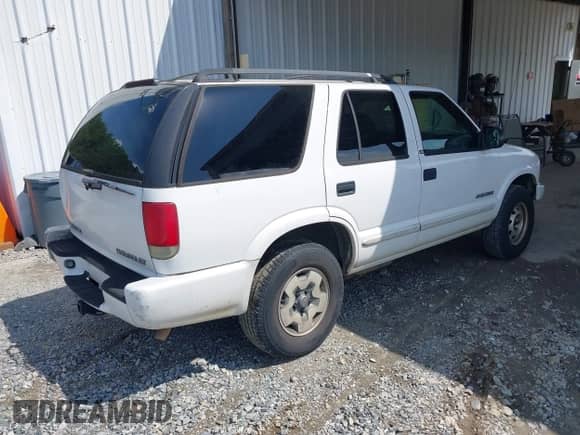 2003 Chevrolet Blazer LS with VIN 1GNDT13X33K150515, listed as a IAAI auction lot 42363650 with 165,755 mi miles and . Bid and sale history available at DreamBid. Image 4.