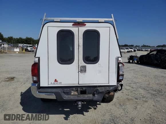 2018 Toyota Tacoma SR5 с VIN 3TMBZ5DN7JM012484, выставлен на аукционе Copart как лот 60505065 с пробегом 290 718 миль миль и Списание • Salvage title. История ставок и продаж доступна на DreamBid. Изображение 6.