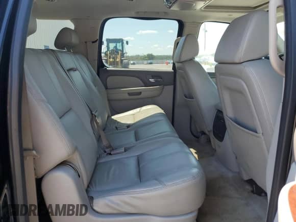 2009 Chevrolet Suburban 2LT с VIN 1GNFK26369R159171, выставлен на аукционе Copart как лот 71188475 с пробегом 212 717 миль миль и Списание • Salvage title. История ставок и продаж доступна на DreamBid. Изображение 11.