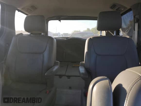 2004 Toyota Sienna XLE z VIN 5TDZA22C64S102641, wystawiony jako Copart lot #85000295 z przebiegiem 187 481 mil mil oraz Czysty tytuł • Clean title. Historia ofert i sprzedaży dostępna na DreamBid. Obrazek 10.