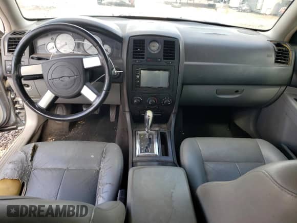 2006 Chrysler 300 Touring with VIN 2C3KA53G16H458912, listed as a Copart auction lot 85814015 with 207,998 mi miles and Clean title. Bid and sale history available at DreamBid. Image 8.