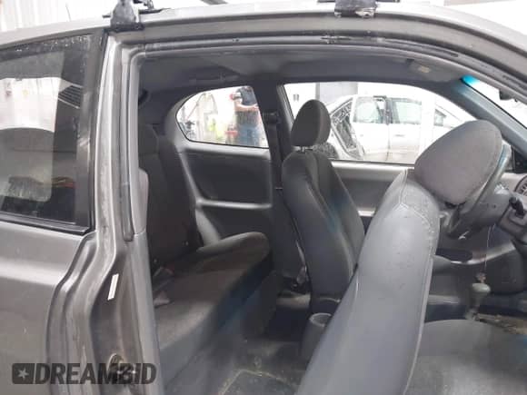 2002 Hyundai Accent z VIN KMHCF35G22U230228, wystawiony jako IAAI lot #43425125 z przebiegiem 185 744 mil mil oraz . Historia ofert i sprzedaży dostępna na DreamBid. Obrazek 8.