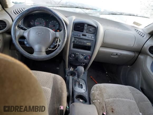 2004 Hyundai Santa Fe z VIN KM8SB12B04U822590, wystawiony jako Copart lot #41783245 z przebiegiem 163 315 mil mil oraz Czysty tytuł • Clean title. Historia ofert i sprzedaży dostępna na DreamBid. Obrazek 8.