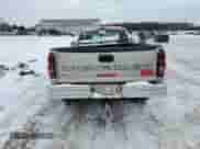 2006 Chevrolet Silverado 1500 Work Truck с VIN 1GCEK14V46Z122117, выставлен на аукционе Copart как лот 45884285 с пробегом 267 018 миль миль и Списание • Salvage title. История ставок и продаж доступна на DreamBid. Изображение 6.