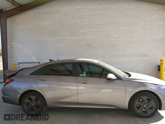 2022 Hyundai Elantra Blue z VIN KMHLM4AJXNU023927, wystawiony jako IAAI lot #43314042 z przebiegiem 55 870 mil mil oraz . Historia ofert i sprzedaży dostępna na DreamBid. Obrazek 13.